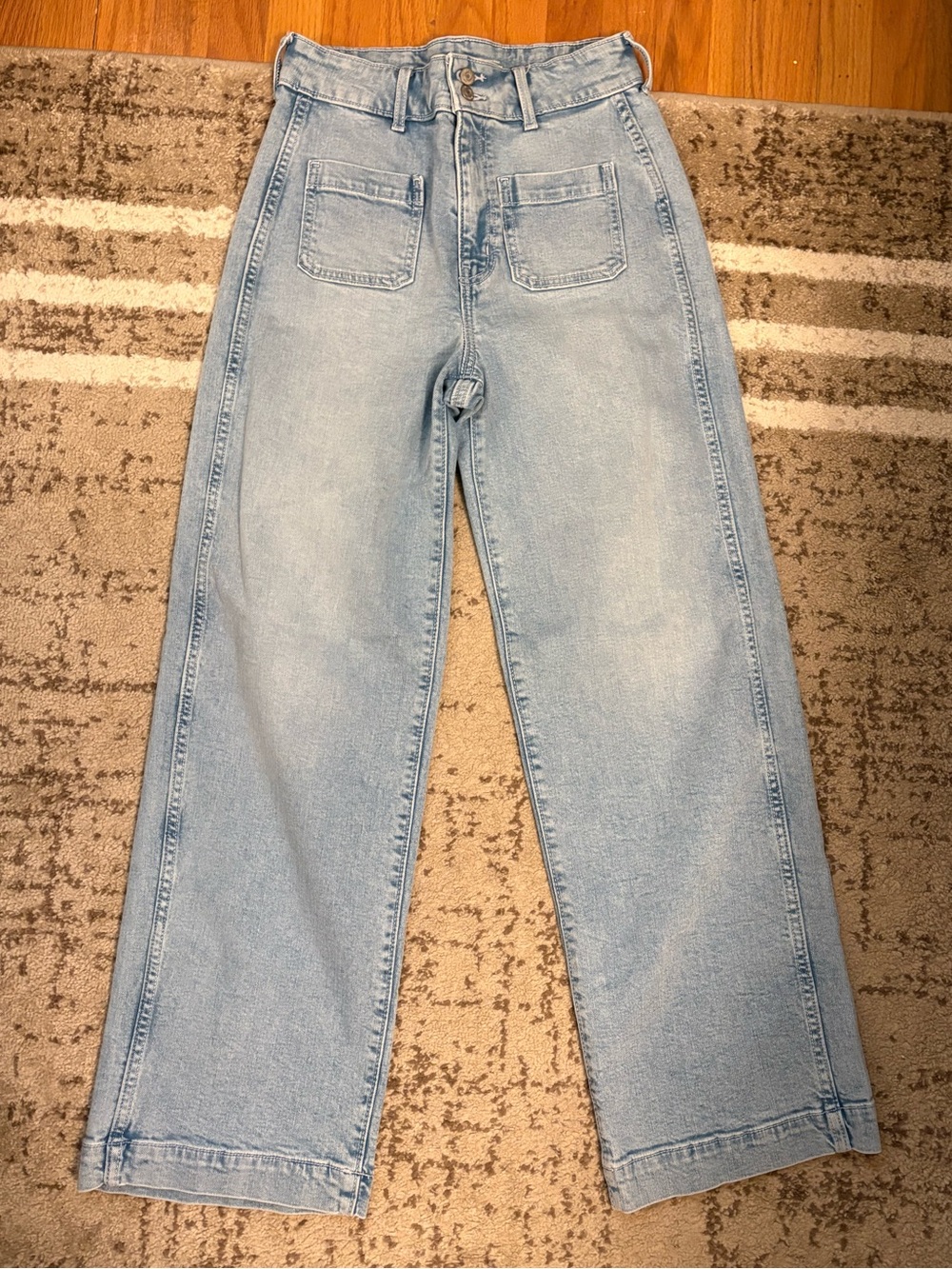 Old Navy Extra High-Rise Sky-hi Wide Leg Jeans